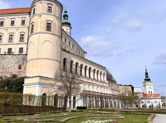 Konevova Aparthotel 4*