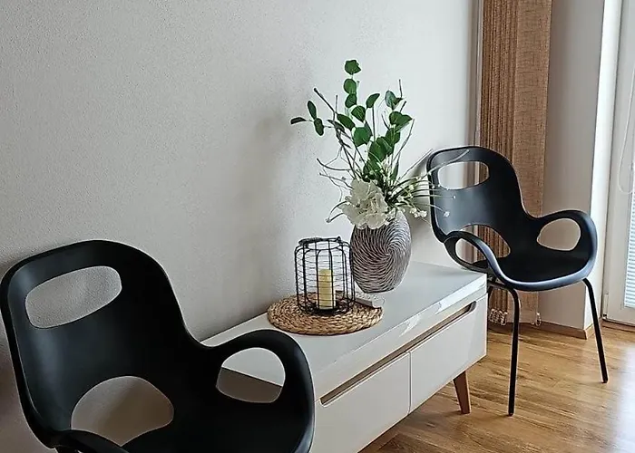 Aparthotel Konevova 4*